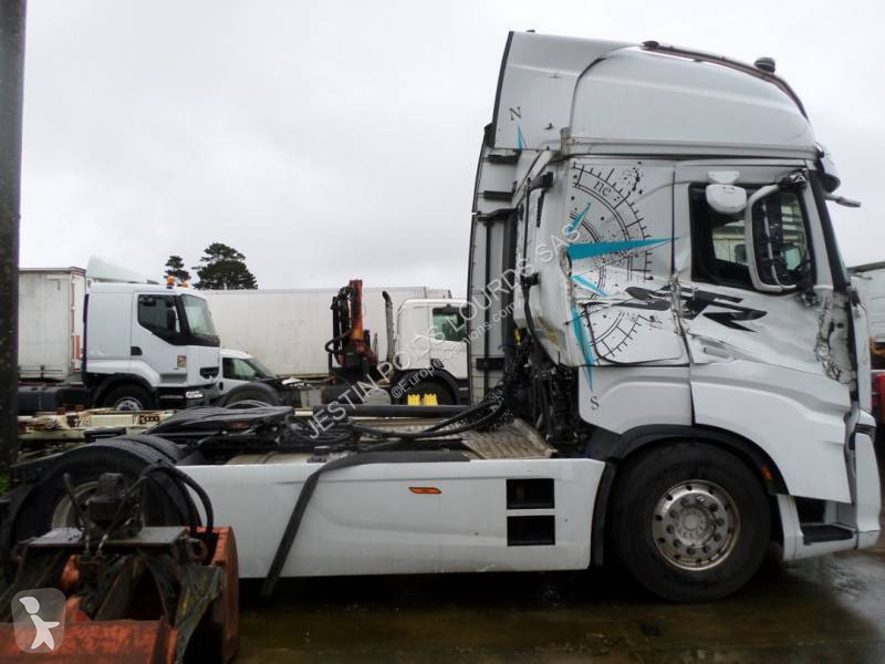 Traktor Iveco