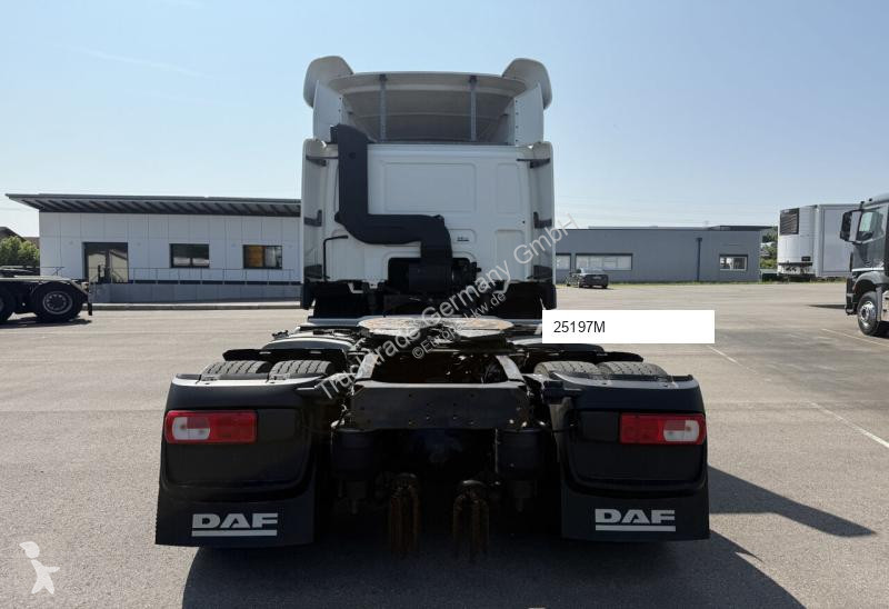 Traktor DAF CF400