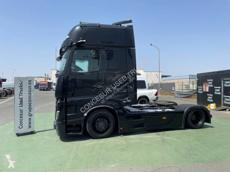 Traktor Mercedes