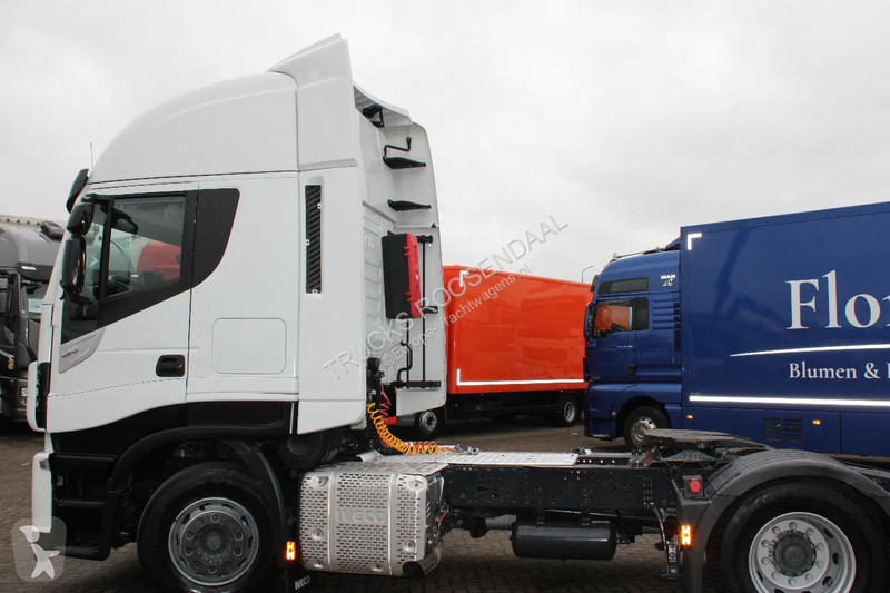 Traktor Iveco 420 + euro 6