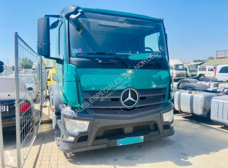Traktor Mercedes