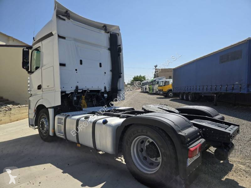 Traktor Mercedes