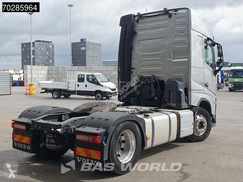 Traktor Volvo 420  4X2 Globetrotter Alcoa LED...