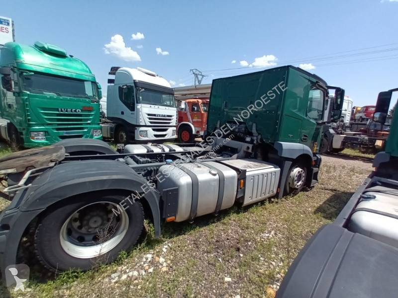 Tahač Mercedes