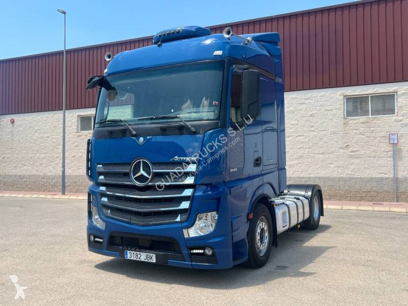 Traktor Mercedes