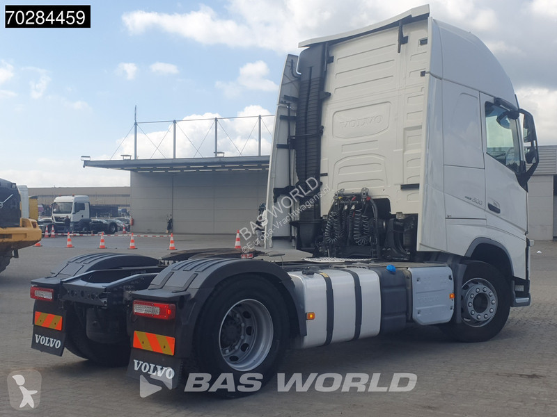 Traktor Volvo 500  4X2 XL 2xTanks VEB+ Xenon...