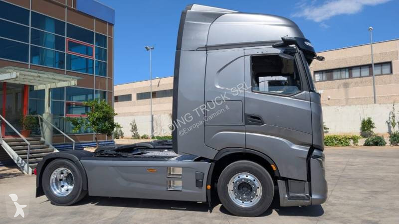 Traktor Iveco