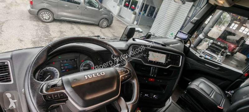 Traktor Iveco