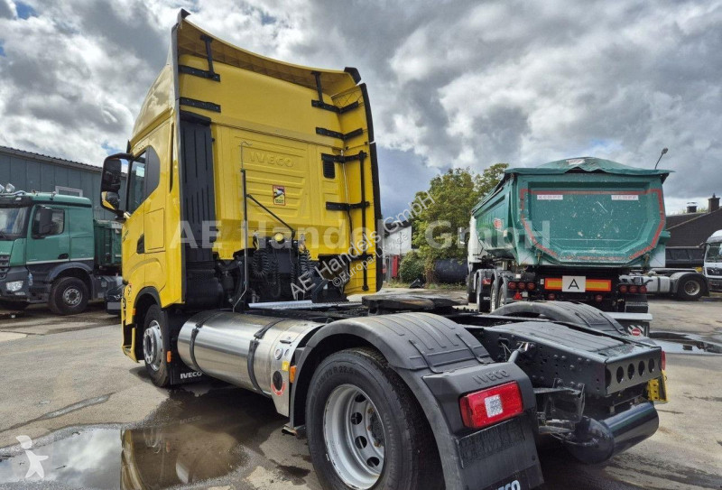 Tahač Iveco S-WAY 460