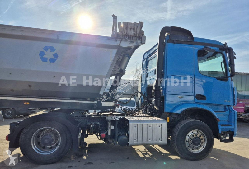 Cap tractor Mercedes