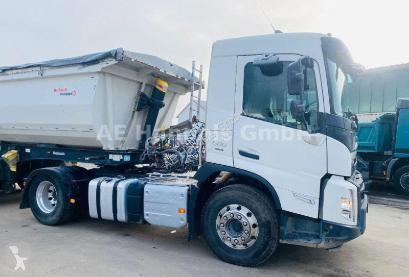 جرار Volvo FMX 500