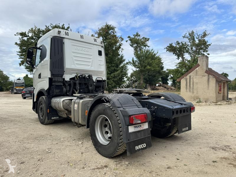Traktor Iveco
