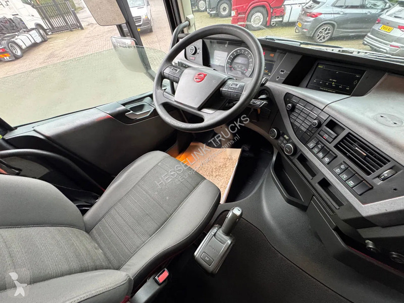 Trekker Volvo Dual clutch 2X tank Standairco...