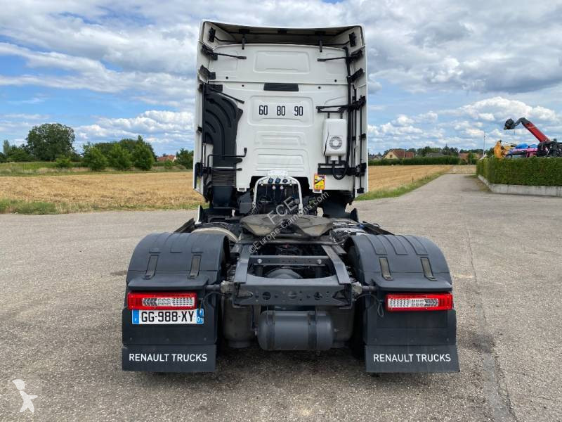 Tahač Renault