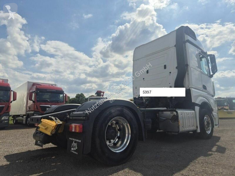 Traktor Mercedes