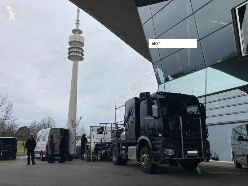 Tractor Mercedes 2143 Spezialgespann für TV...