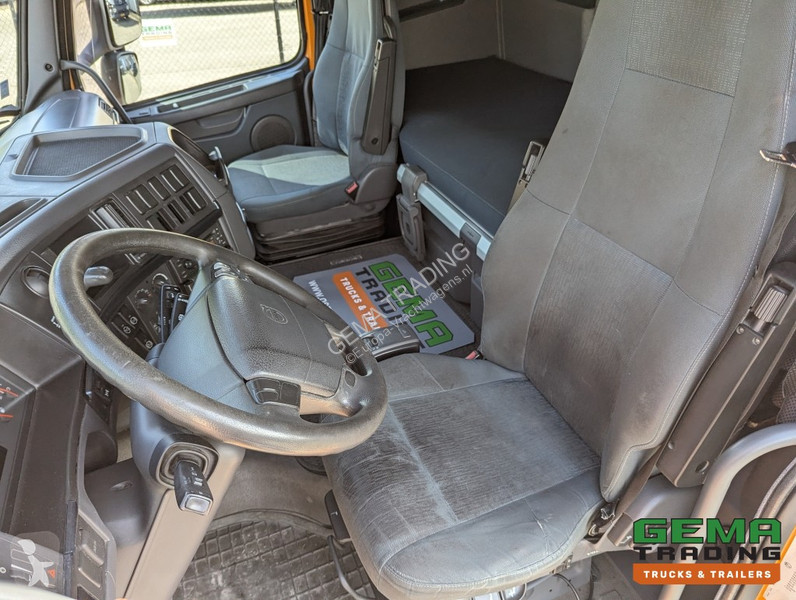 Traktor Volvo 0 4x2 Euro5 0 4x2 Globetrotter...