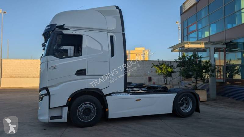 Traktor Iveco