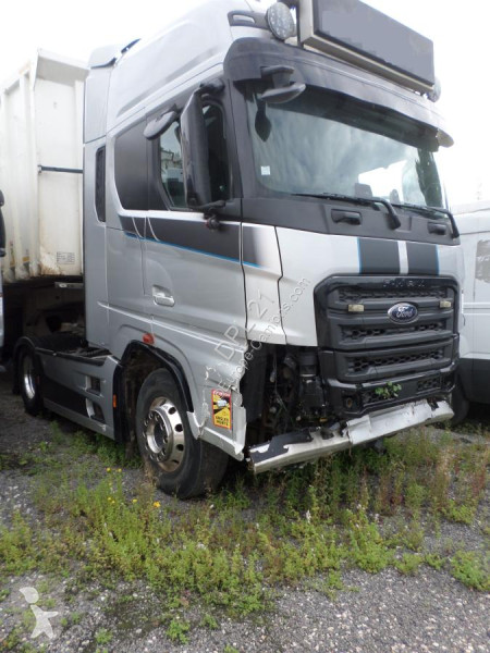 Traktor Ford 500