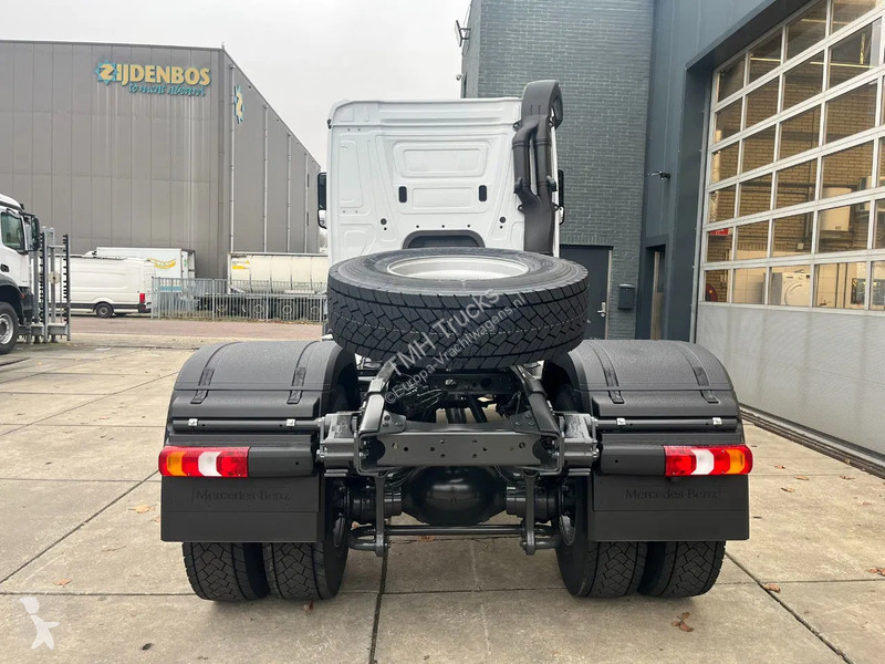Tahač Mercedes 2045 S 4x2 Tractor Head