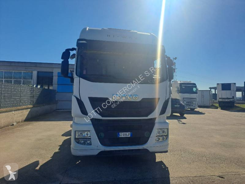 Traktor Iveco