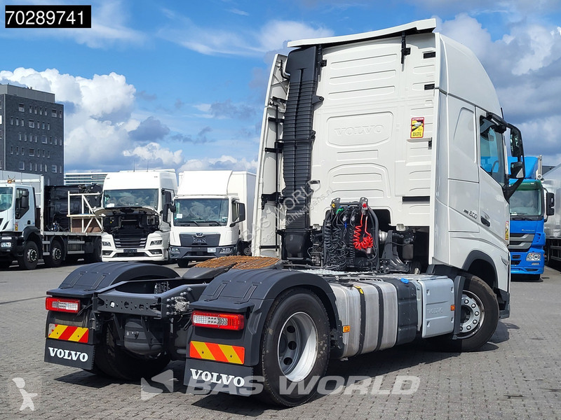 Traktor Volvo 500 4X2 XL VEB+ 2xTanks Navi LED...