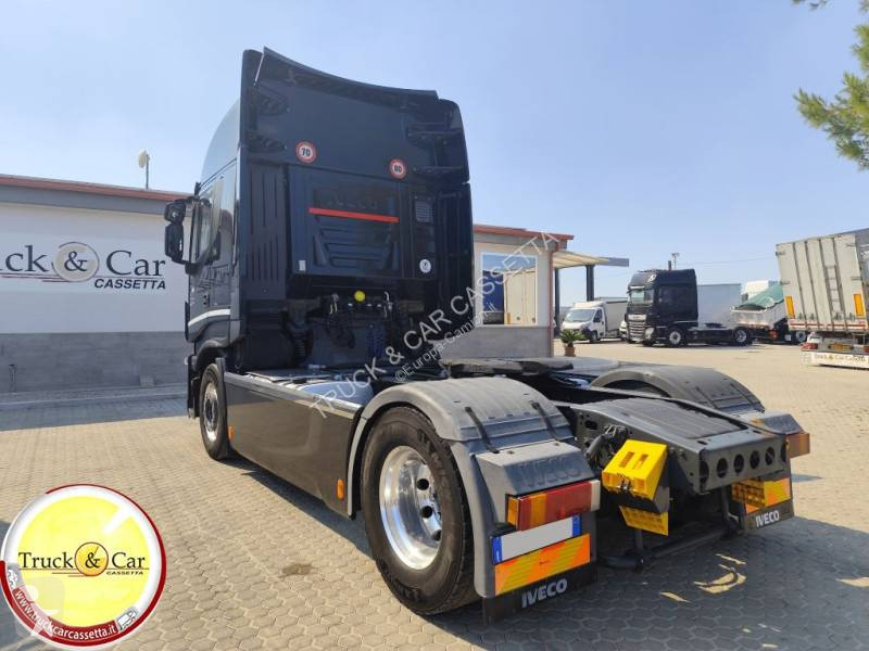 Traktor Iveco