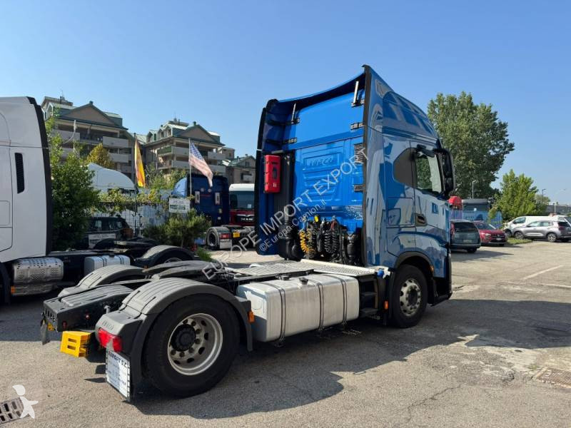 Traktor Iveco