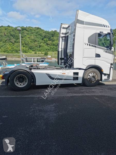 Traktor Iveco