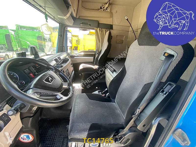 Traktor MAN 460