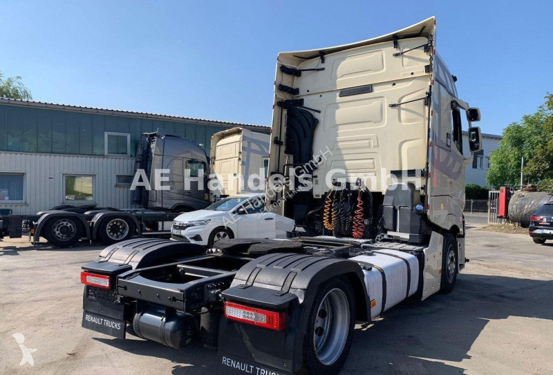 جرار Renault T HIGH 520