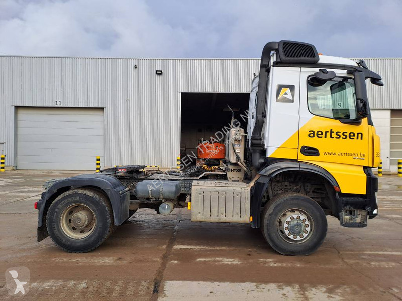 Traktor Mercedes 2045