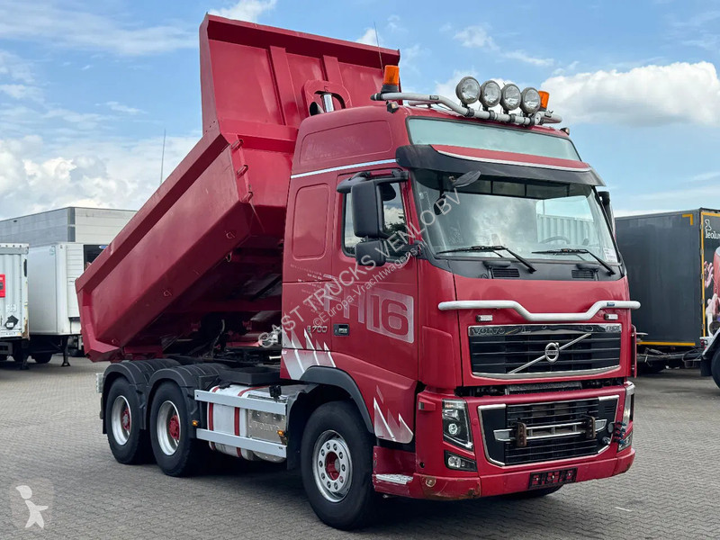 Traktor Volvo 16700 6x4 Tipper And Tractor...