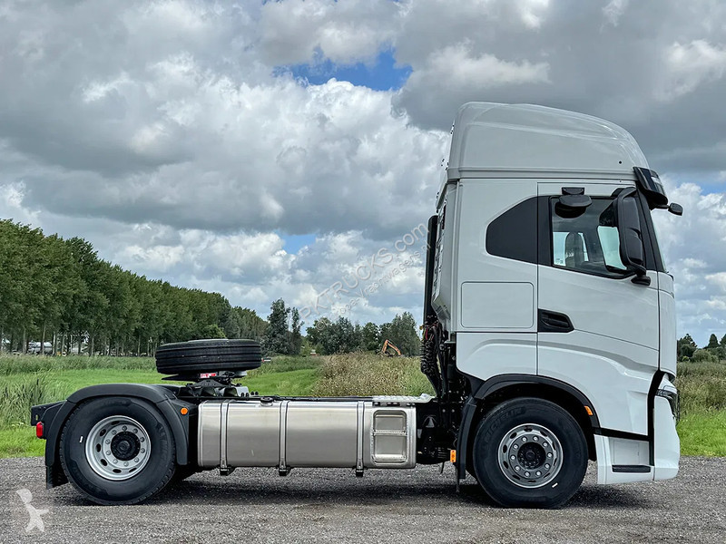Tractor Iveco AS440S43T/P ON Tractor Head (15...