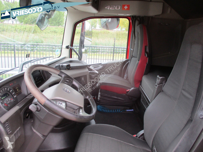 Tracteur Volvo 420PK GLOBEROTTER
