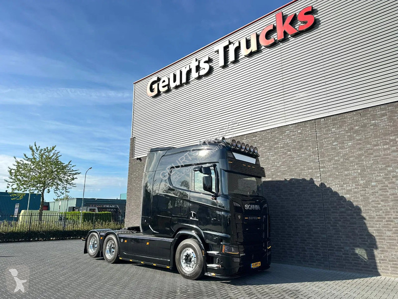Traktor Scania S660 V8 6X2 ONGINE SPECIA...