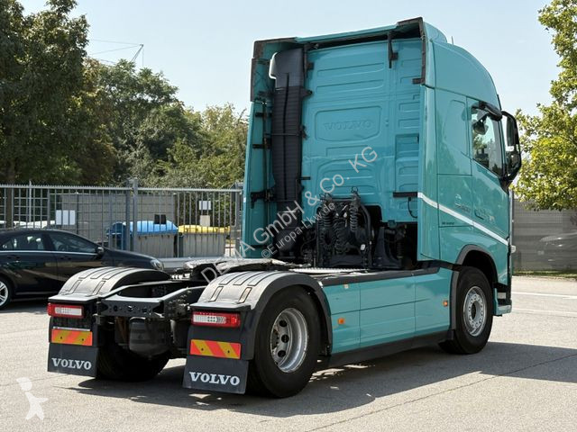 Tahač Volvo FH...
