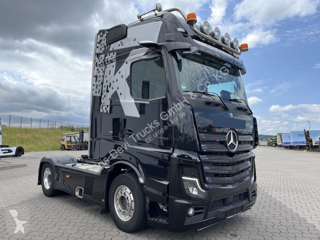 Traktor Mercedes 1853 4x2 Gigaspace / Sitzecke...
