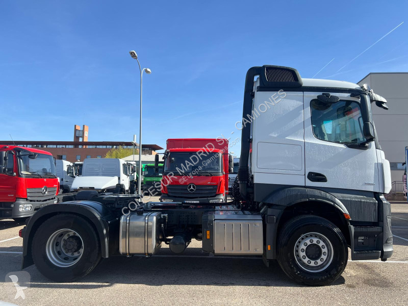 Traktor Mercedes  1851 LS