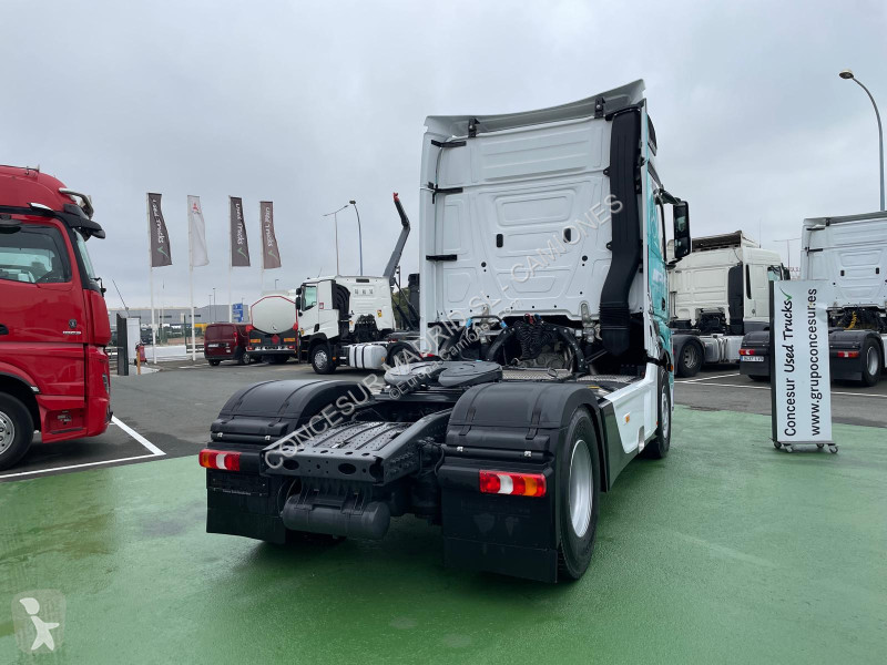 Traktor Mercedes  1851 LS