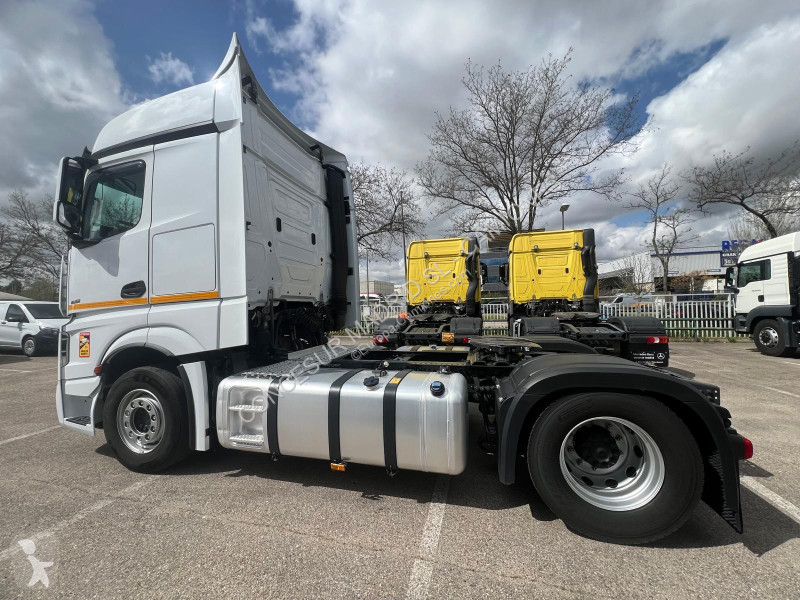 Traktor Mercedes  1851 LS