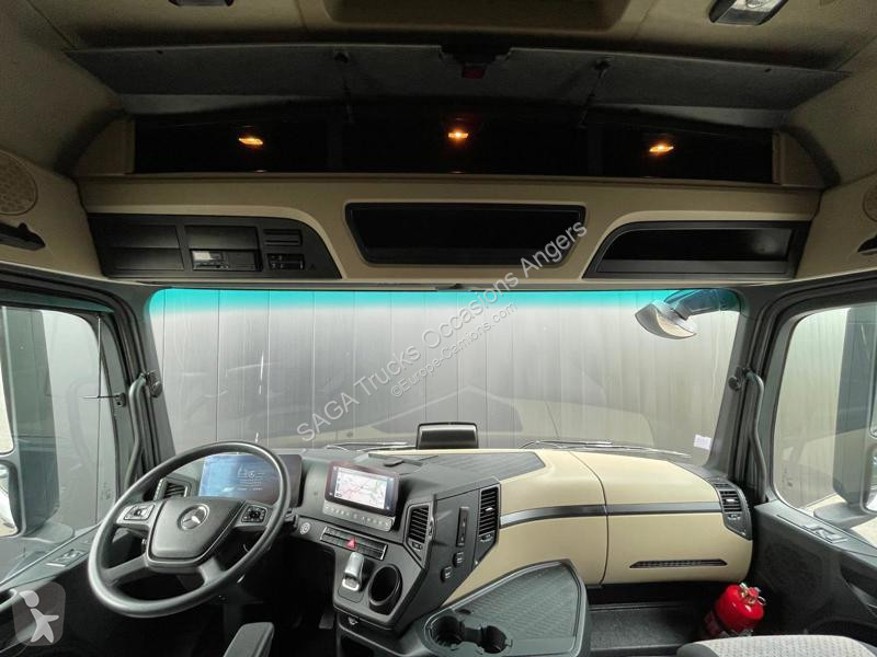 Trekker Mercedes F 1848 StreamSpace 2.50M
