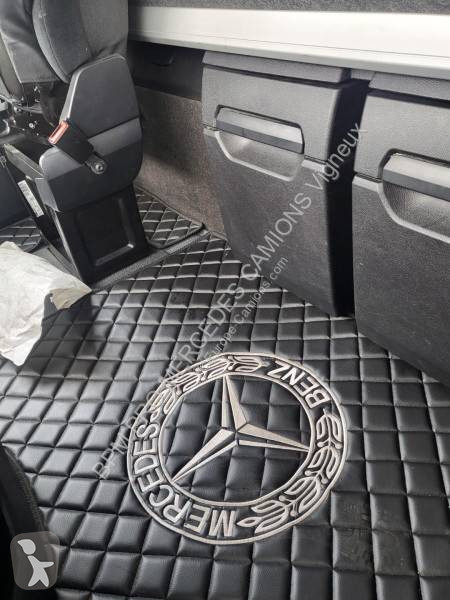 Traktor Mercedes