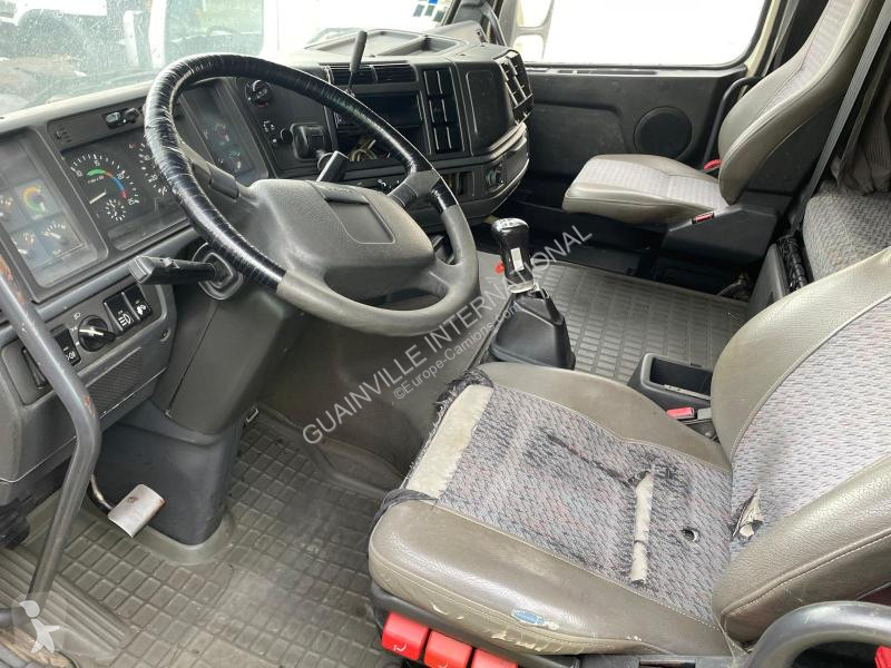 Tahač Volvo 380