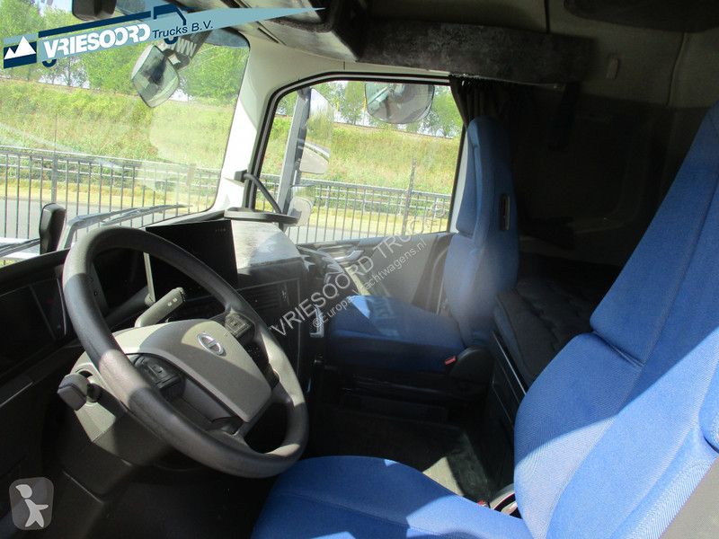 Tahač Volvo 500