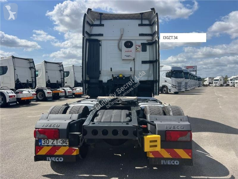 جرار Iveco S-WAY 460