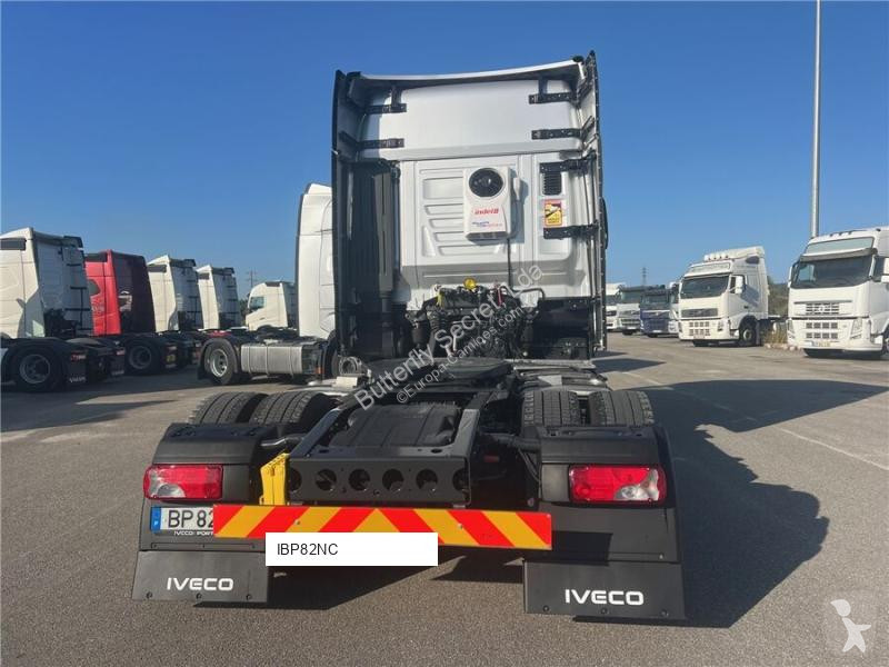 جرار Iveco S-WAY 500