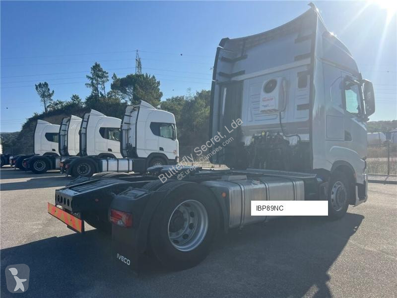 جرار Iveco S-WAY 500