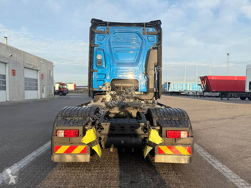 Traktor Ford F-Max 4x2 PS500