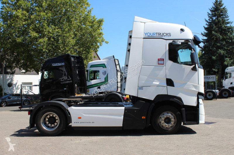 جرار Renault T520 HighSleeper Retarder Modell...